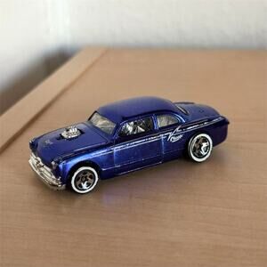 Y2K Hot Wheels Classics Series 3 Blue Shoe Box 1:64 Sports Car White Wall Tires